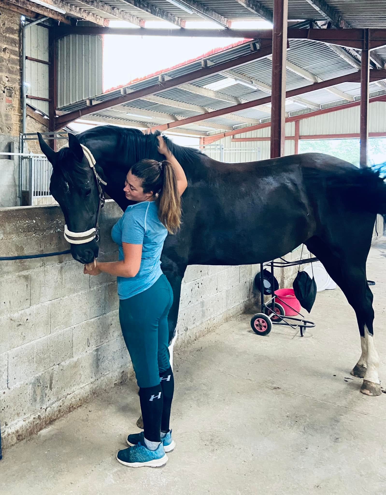 Anne Gosme, cavalière et ostéopathe animalier